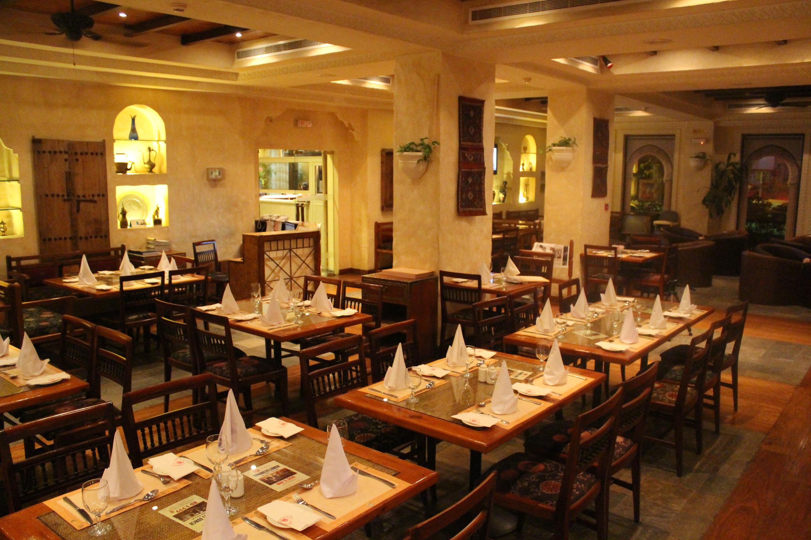 Delmon International Hotel Manama Exterior photo