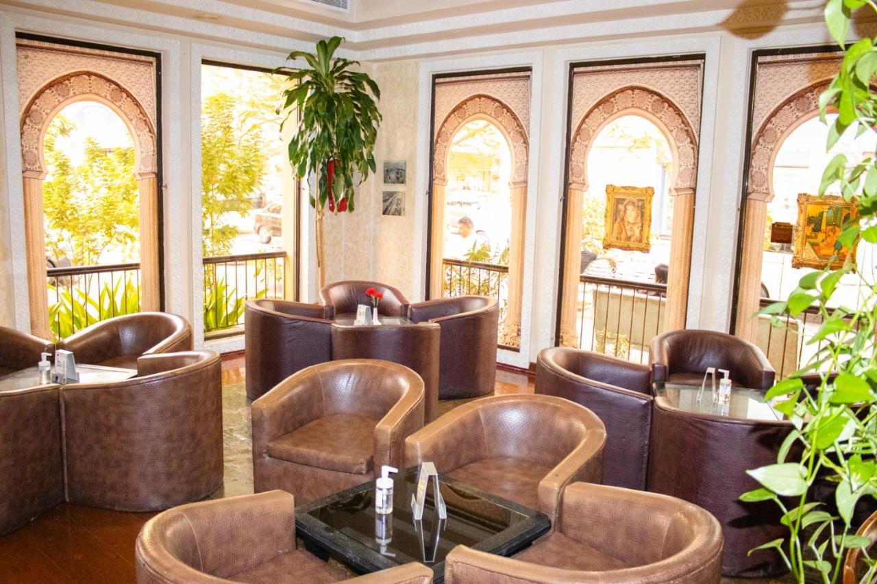 Delmon International Hotel Manama Exterior photo