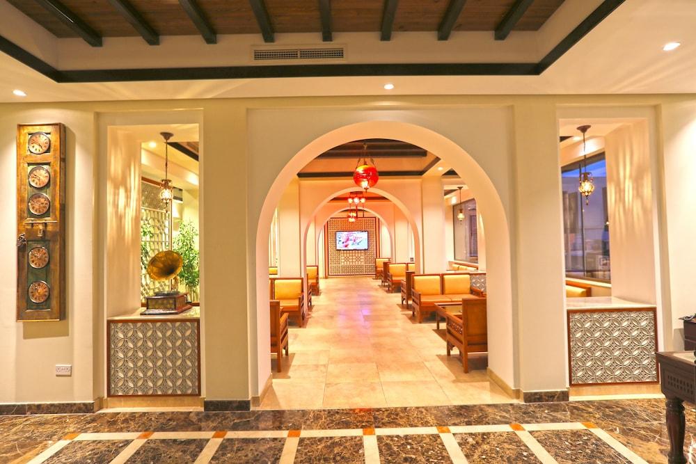 Delmon International Hotel Manama Exterior photo