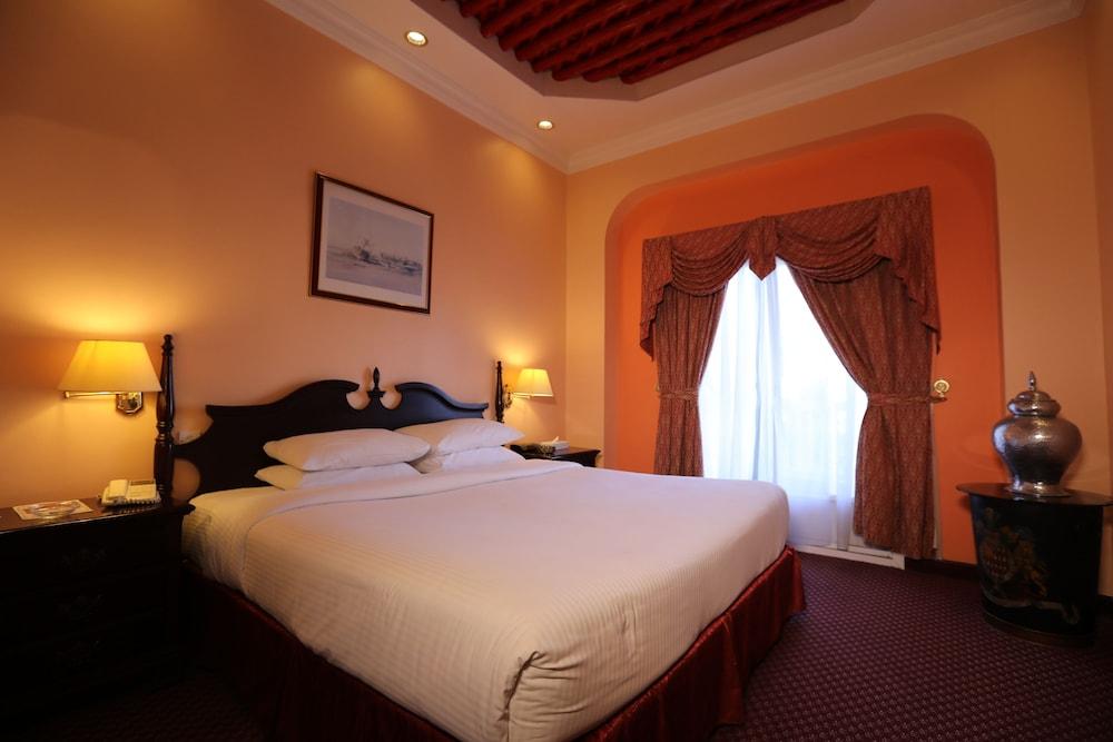 Delmon International Hotel Manama Exterior photo