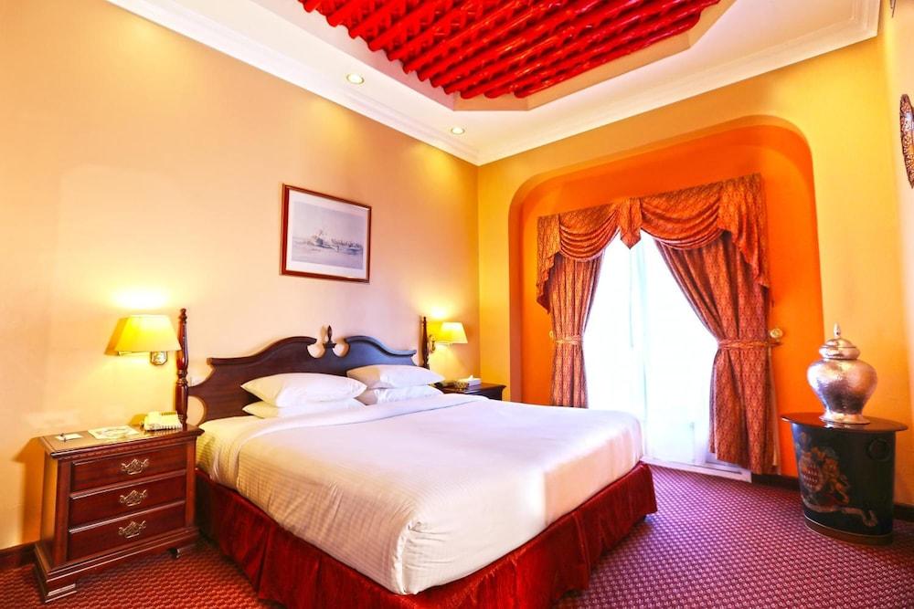 Delmon International Hotel Manama Exterior photo