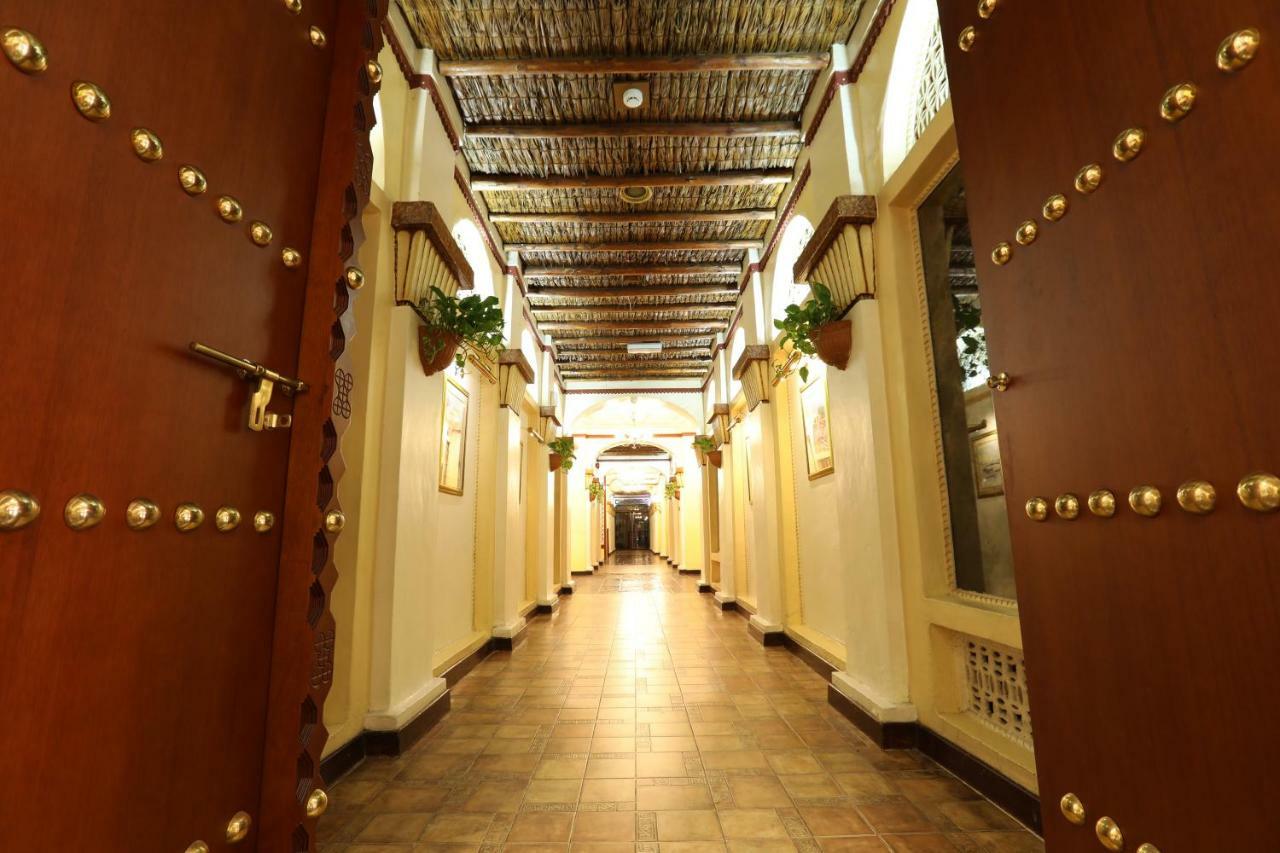 Delmon International Hotel Manama Exterior photo