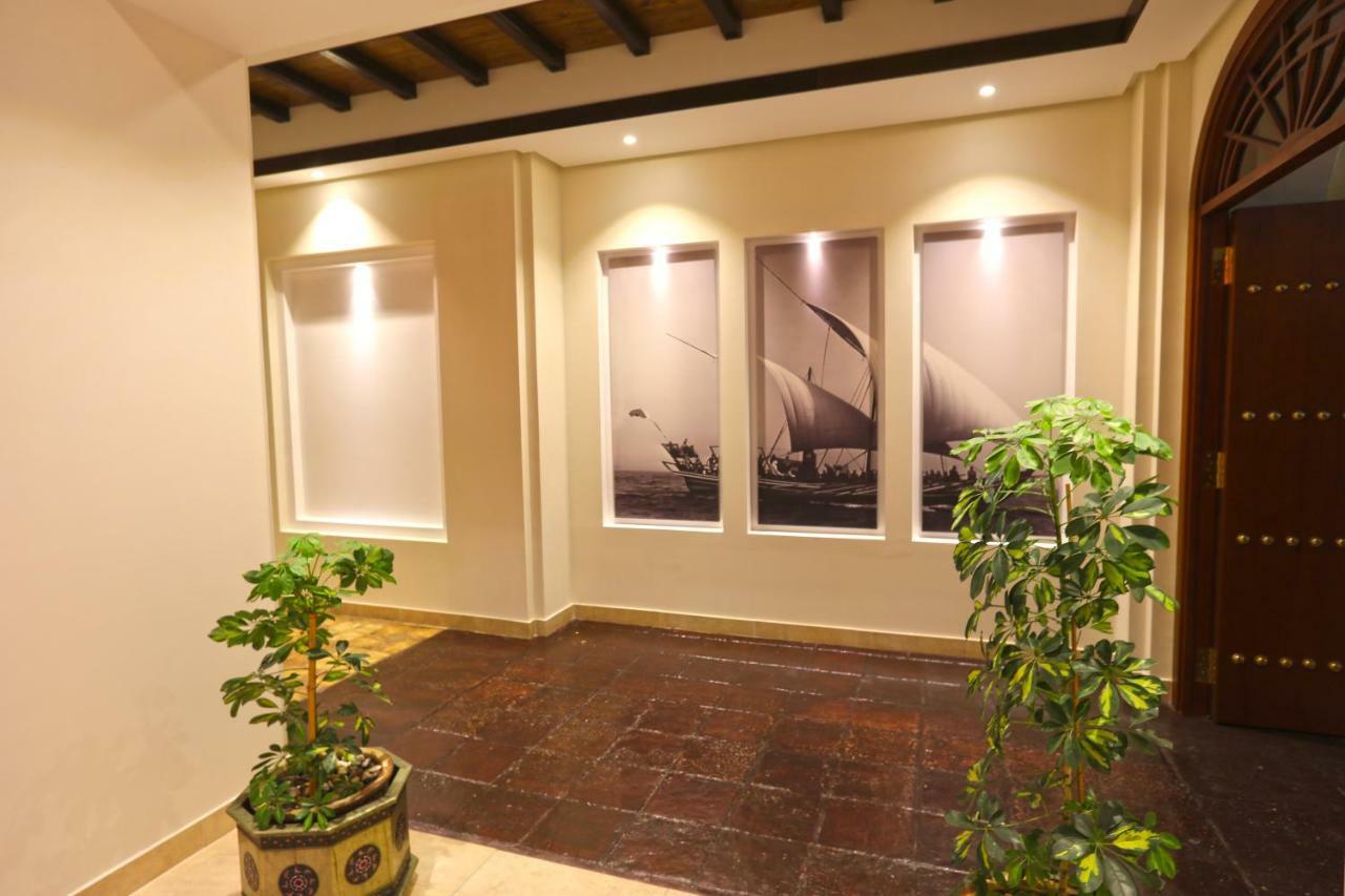 Delmon International Hotel Manama Exterior photo